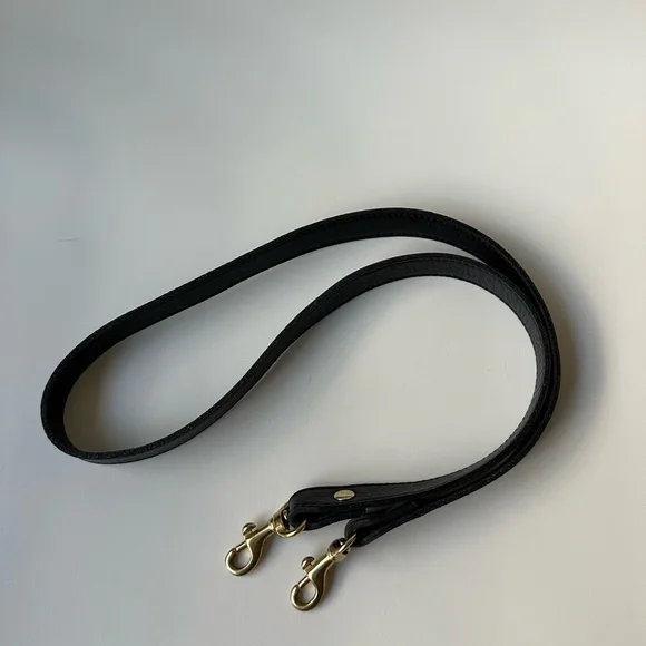 Clare V. Moyen Messenger - Picture 7 of 10